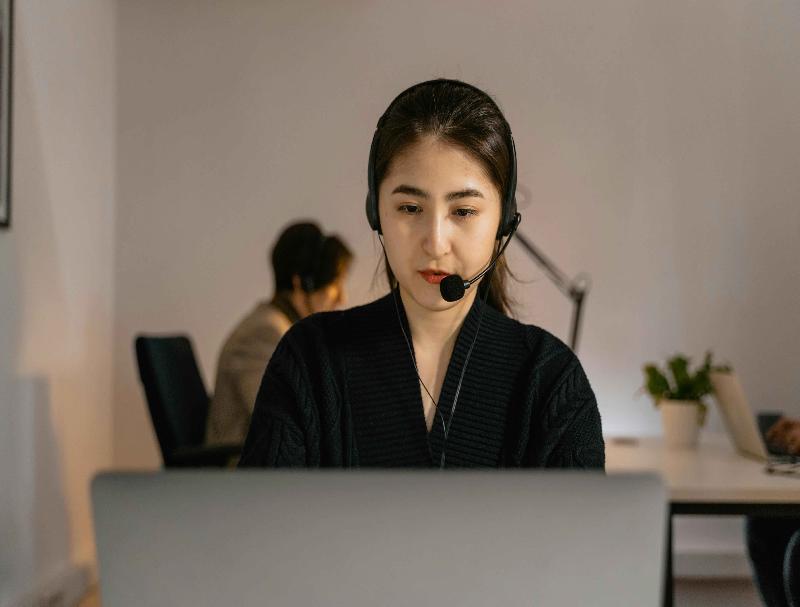 AI大模型技术如何赋能呼叫中心转型升级？